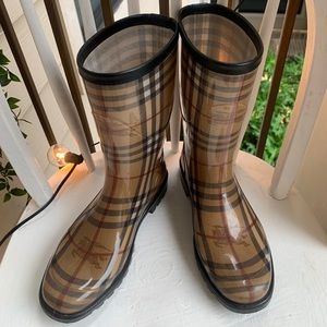 Burberry Rain boots gently used once